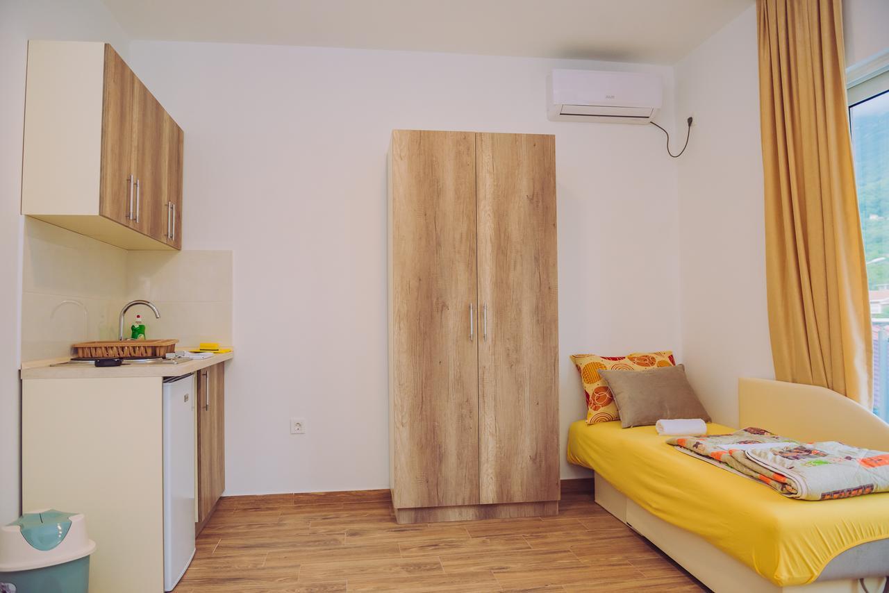 Apartments Krstovic Sutomore Luaran gambar